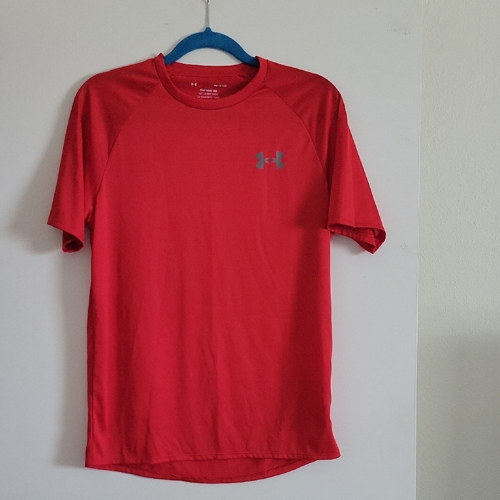 Under Armour Red Short Sleeve Tees